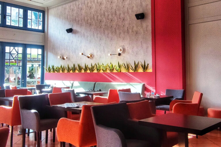 Modus Cafe: Ένας φιλόξενος all day χώρος με την ομορφότερη θέα στην πλατεία Συντάγματος στο Ναύπλιο